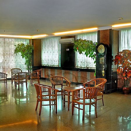 Plaza Hotel Harco Mangga Dua Jacarta Exterior foto