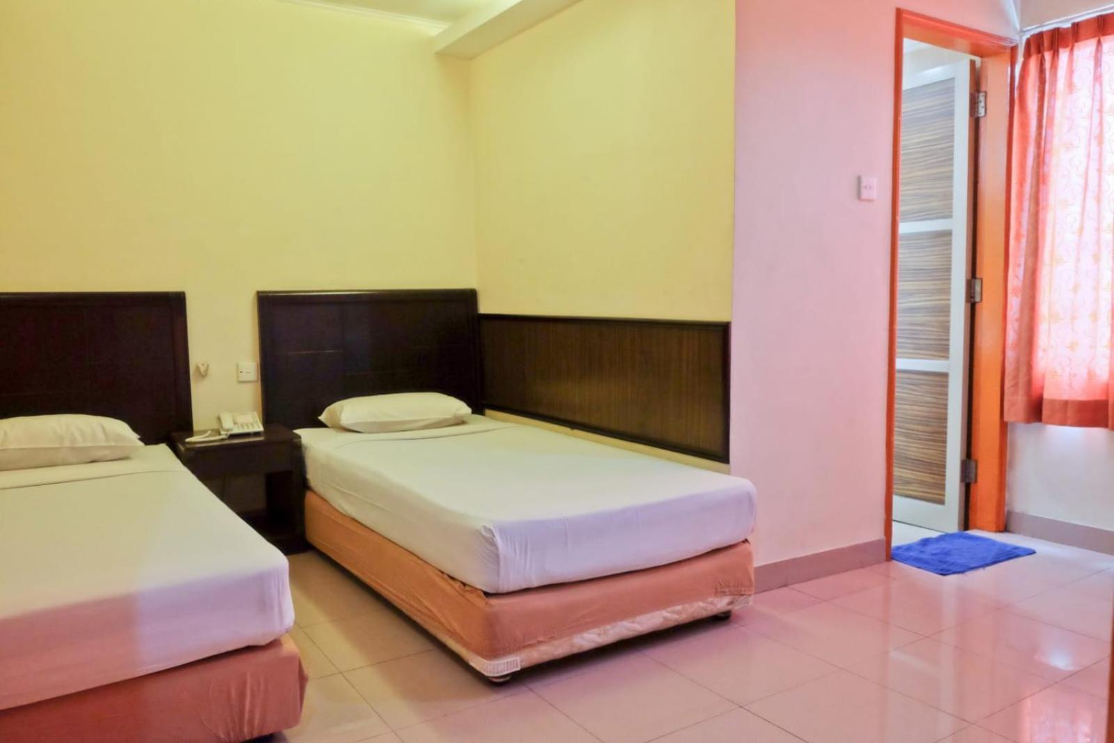 Plaza Hotel Harco Mangga Dua Jacarta Exterior foto