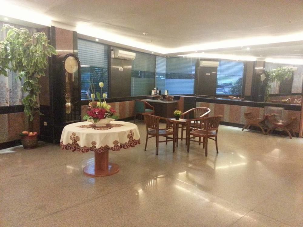 Plaza Hotel Harco Mangga Dua Jacarta Exterior foto